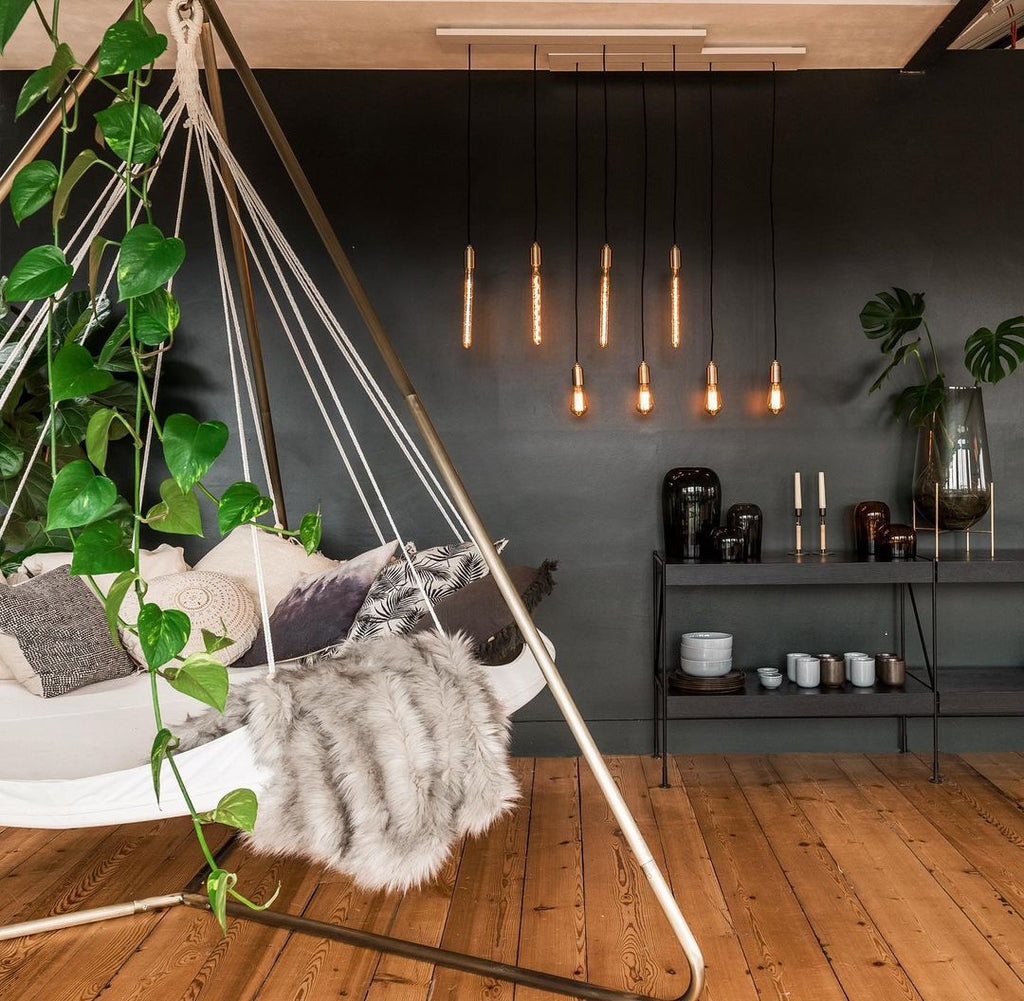 A Guide to Choosing the Perfect Hanging Bed for 2023