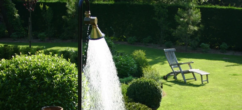 Outdoor Showers for Poolside: An Oasis of Relaxation