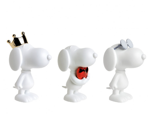 https://playoffside.com/cdn/shop/products/snoopyfigurinessetof3_600x600.png?v=1676661226