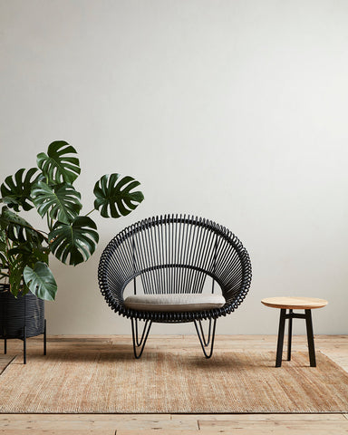 Cruz Cocoon Rattan Lounge Chair Available in 28 Colors - Olive green / Black frame - Vincent Sheppard - Playoffside.com
